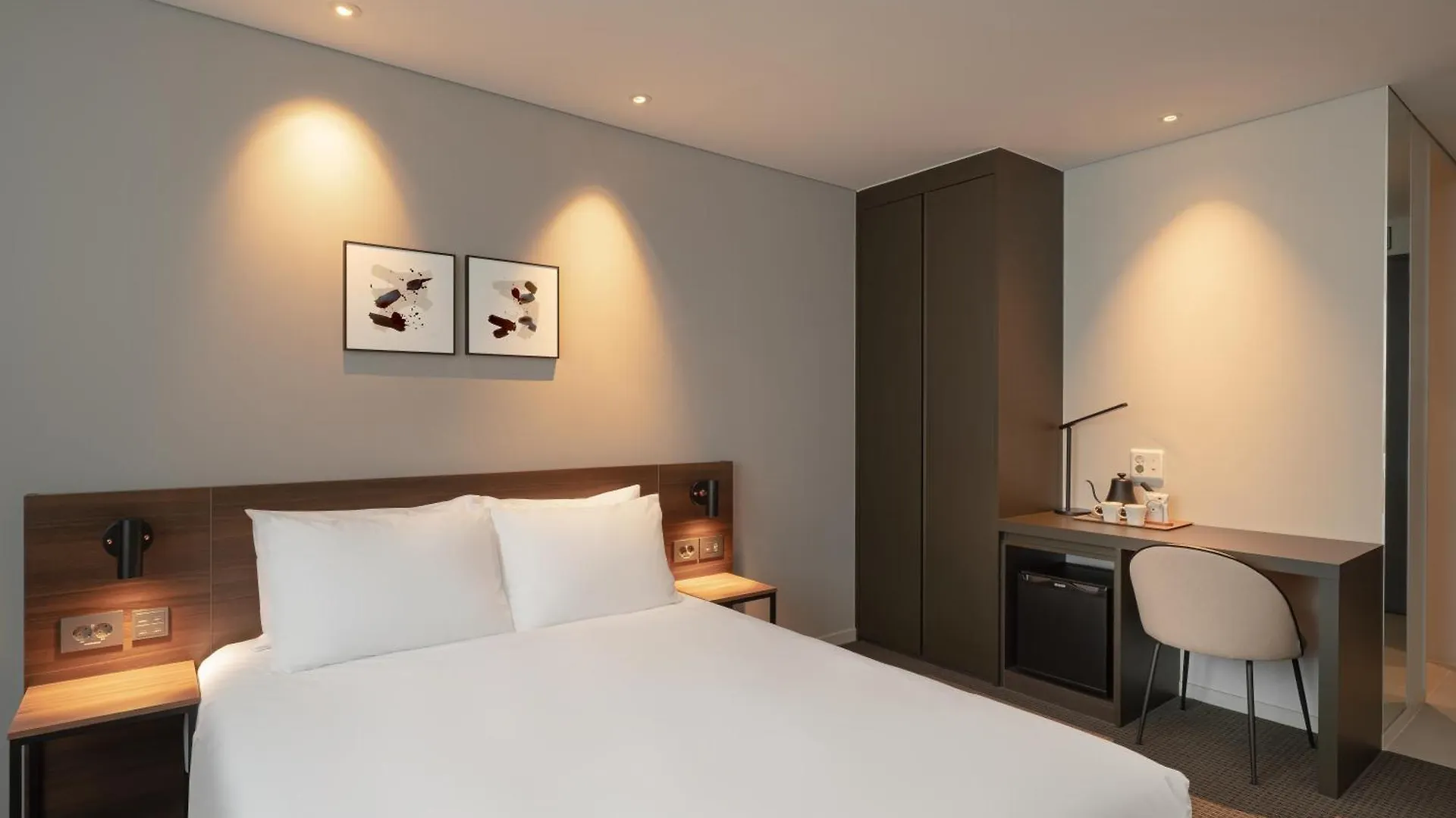 Urbanstay Busan Songdo Beach 4*,  Южная Корея