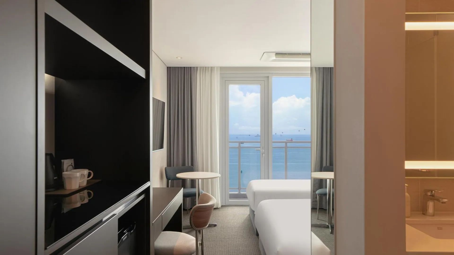 Отель Urbanstay Busan Songdo Beach